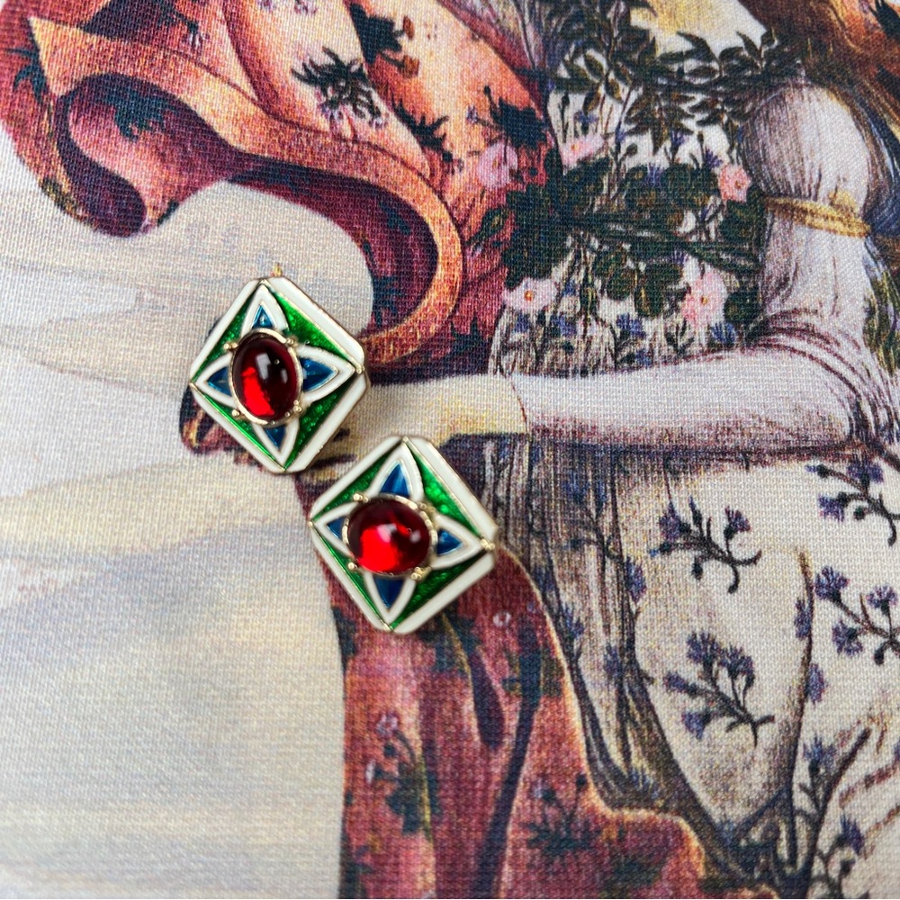 Elegant Red and Green Geometric Earrings